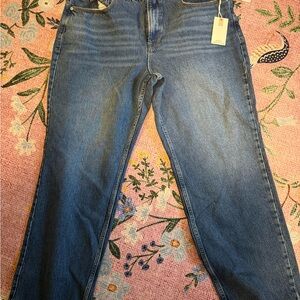 Good American Straight Leg Jeans in Medium Blue